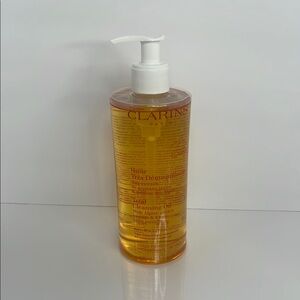 Clarins
 
Total Cleansing Oil & Makeup Remover 500ML